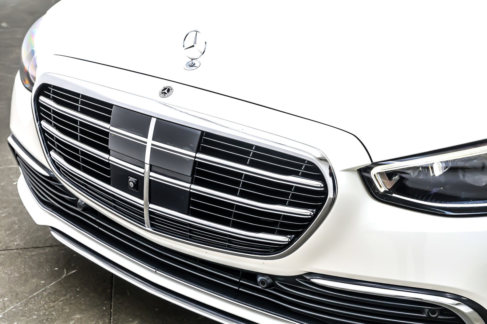 Certified Used 2022 MANUFAKTUR Diamond White Mercedes-Benz S 580 4MATIC® Sedan image 15
