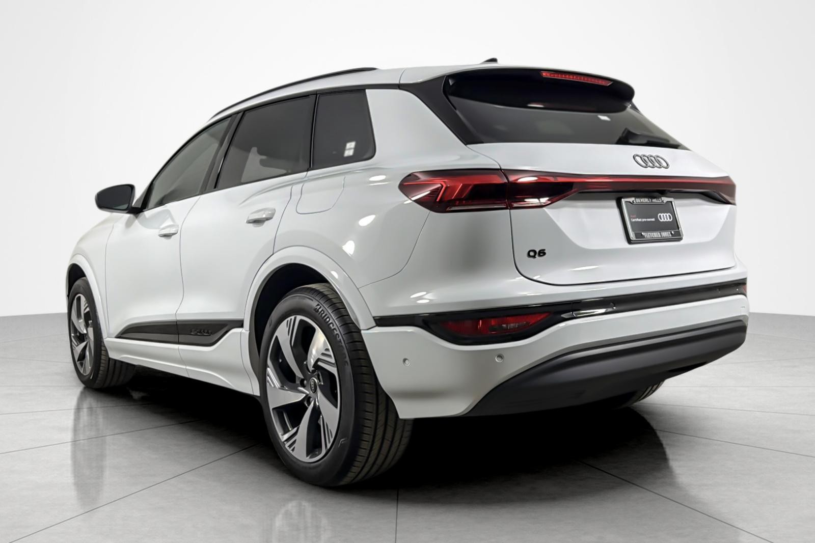 Certified Used 2025 Glacier White Metallic Audi Premium Plus quattro image 3