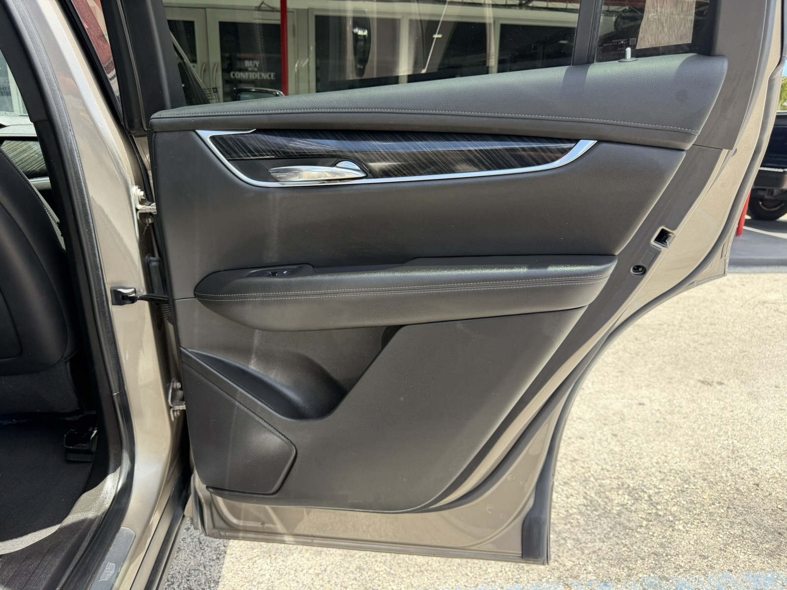2022 Cadillac XT6 - $25,988