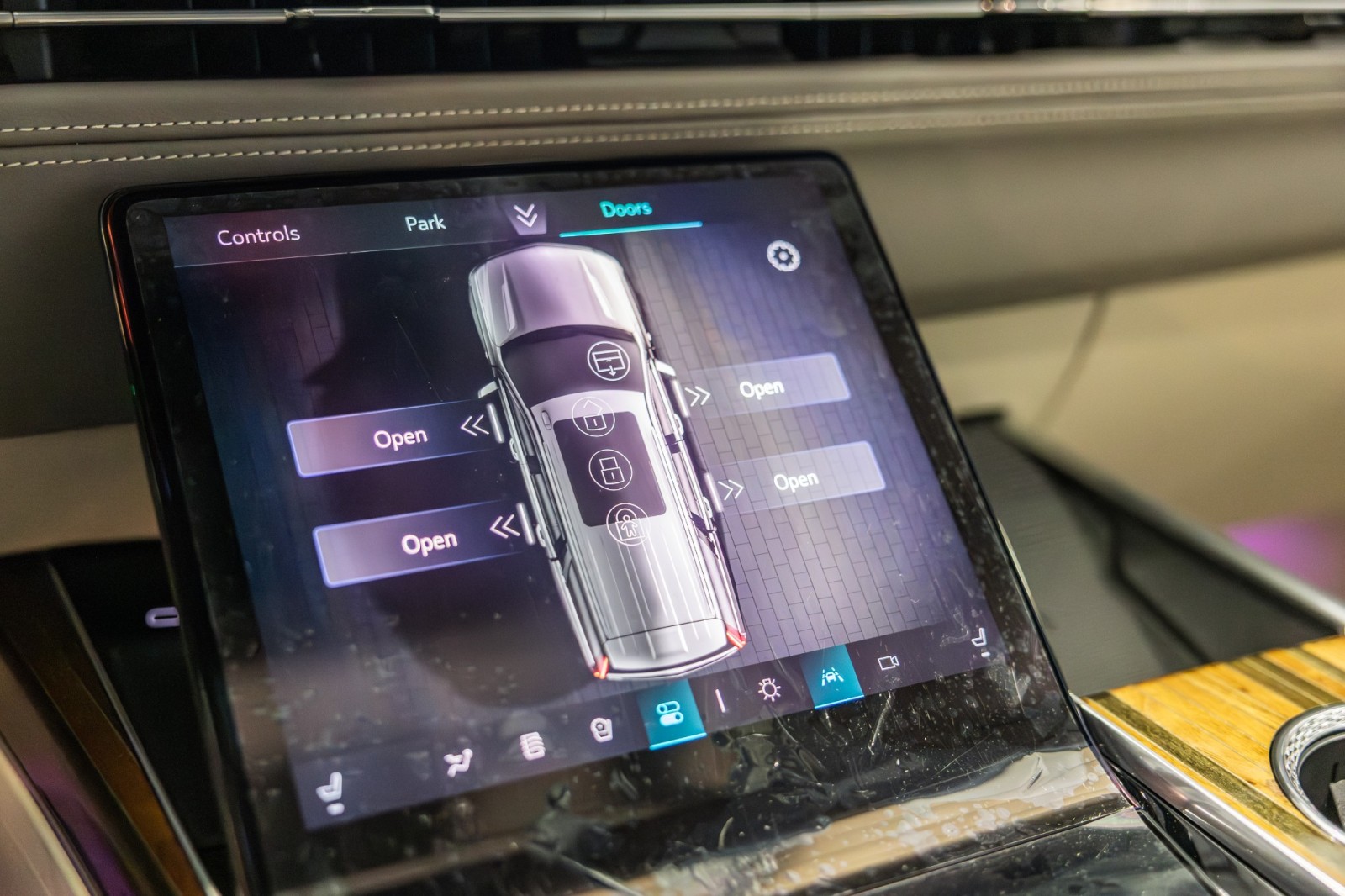 Used Car 2025 Cadillac Escalade  4wd Sport Platinum - 24 Inch Wheels - Crystal White Paint For Sale Under $120,000 In Boerne, Texas