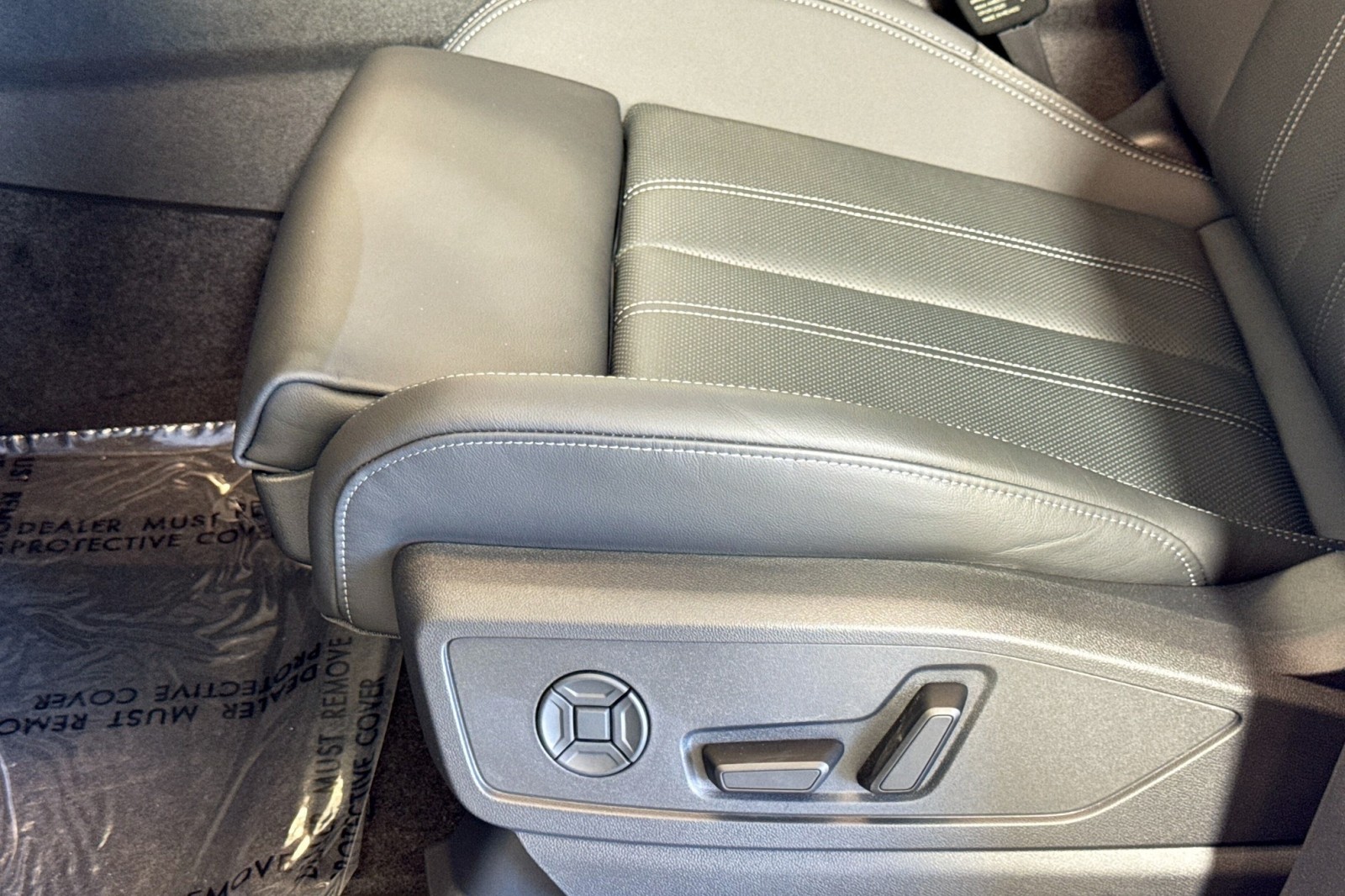 New 2025 Glacier White Metallic Audi Premium Plus 2.0 TFSI quattro image 16