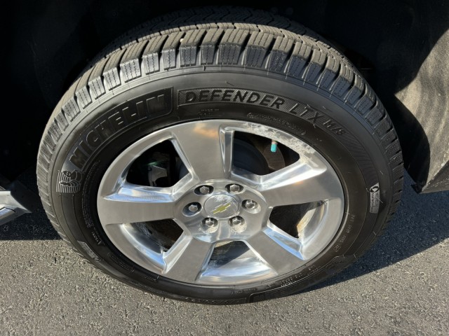 2015 Chevrolet Tahoe LTZ with Center Row Buckets 12