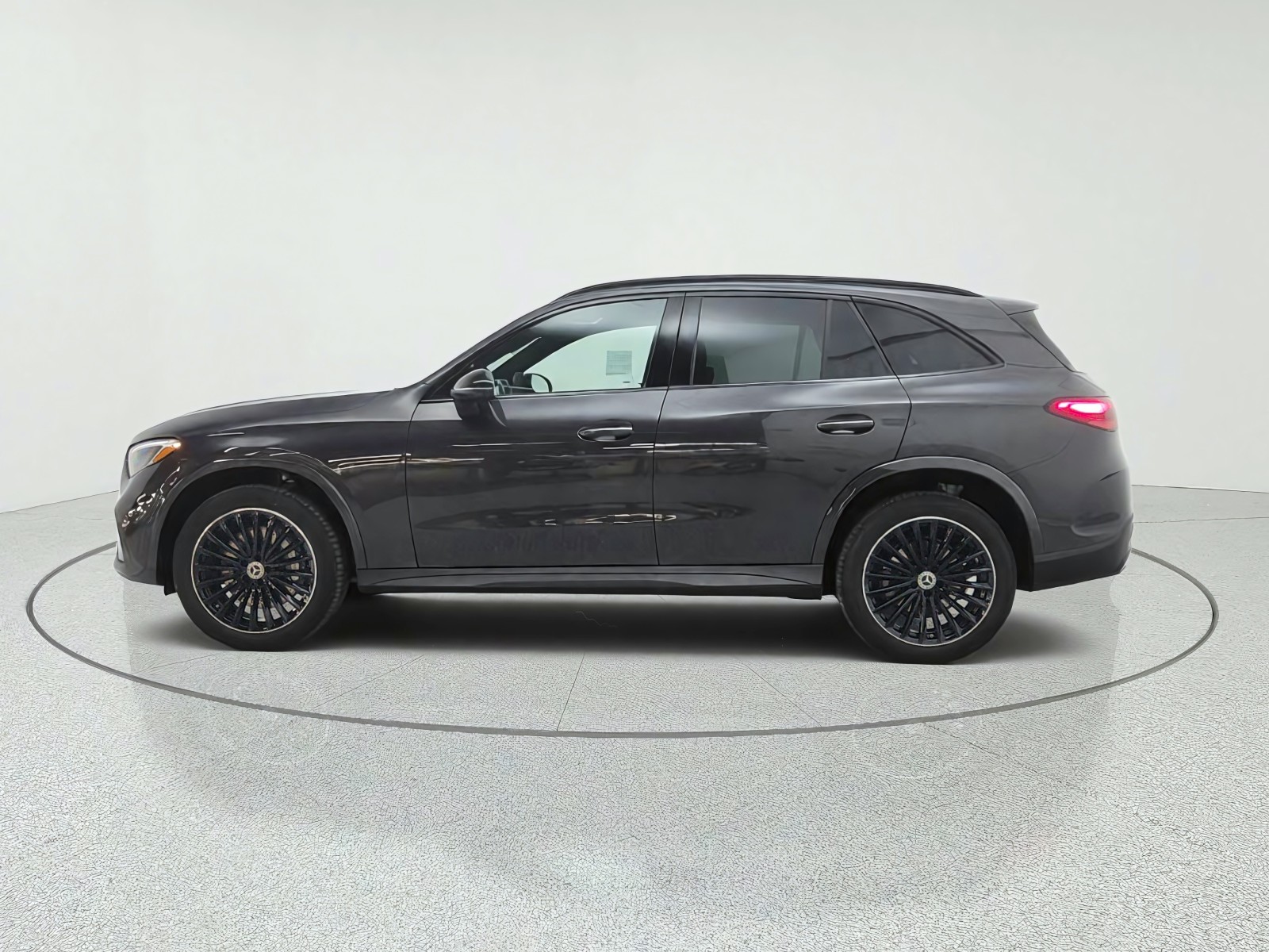 New 2027 Graphite Grey Metallic Mercedes-Benz GLC 300 SUV image 8