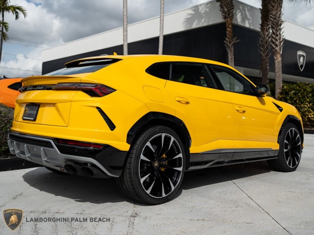 2021 Lamborghini Urus  in , 
