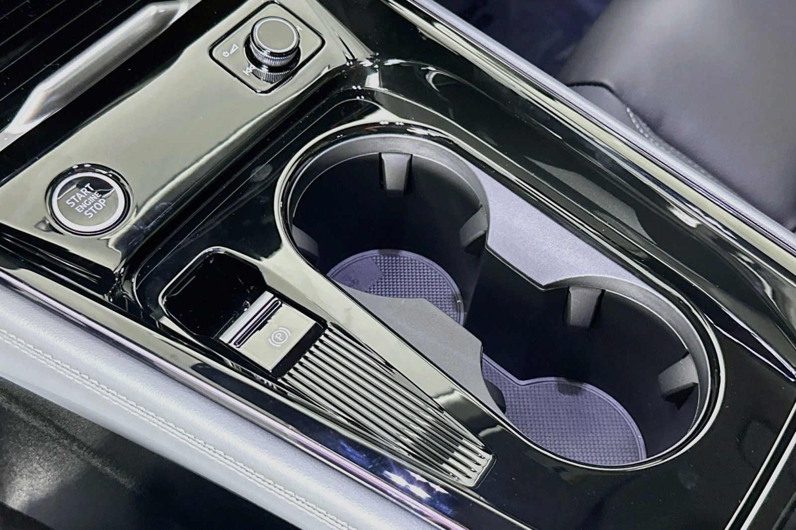New 2026 Mythos Black Metallic Audi S line image 7