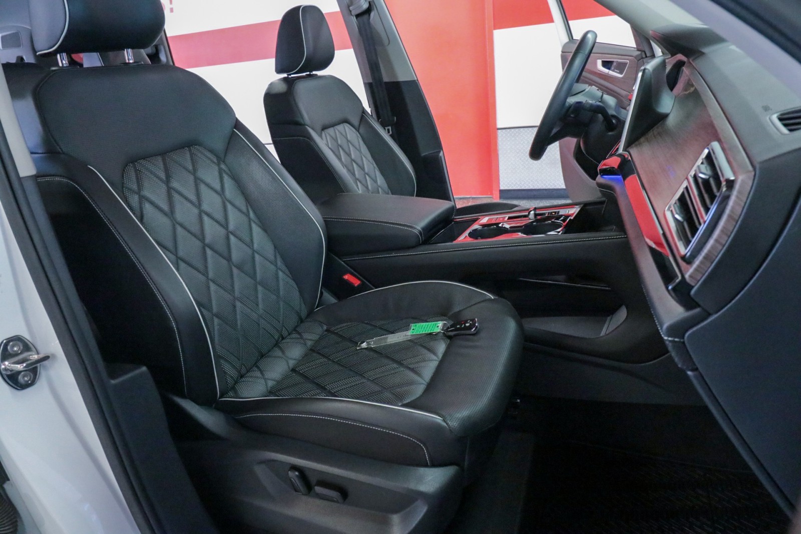 Used Car 2024 Volkswagen Atlas  2.0t Sel Premium R-line For Sale Under $40,000 In Austin, Texas