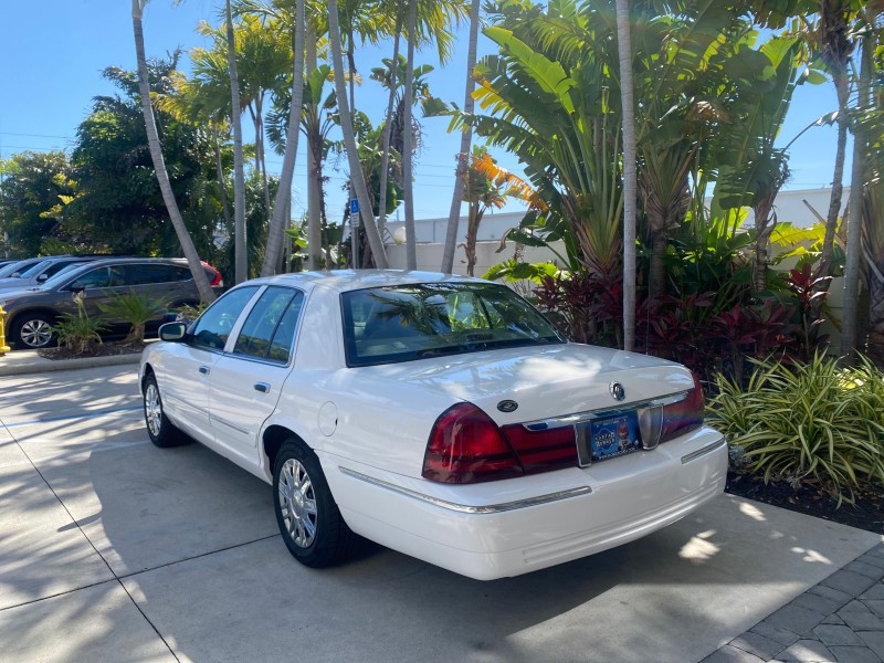 2005 Mercury Grand Marquis GS LOW MILES 49,348 in , 