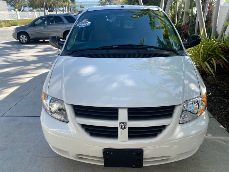 2006 Dodge Caravan SXT LOW MILES 28,367 1 OWNER HANDICAP LIFT in , 