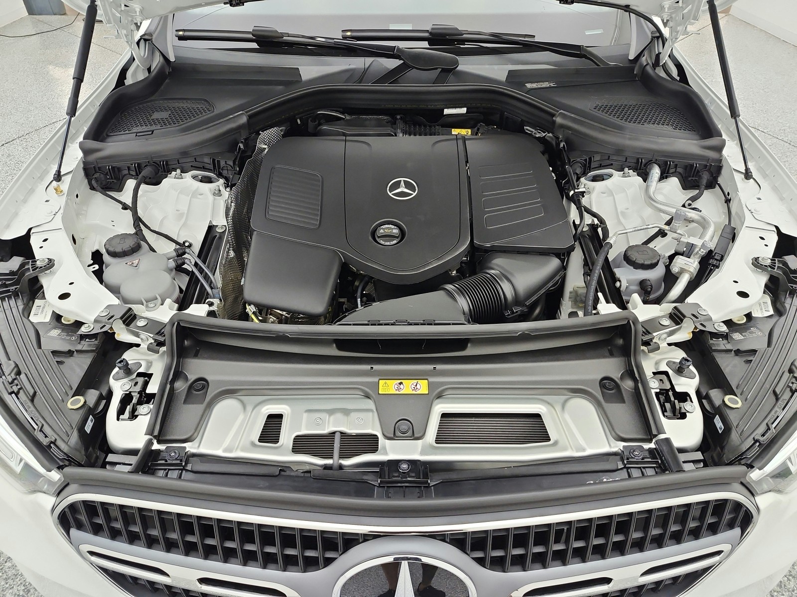 New 2027 Polar White Mercedes-Benz GLC 300 SUV image 12