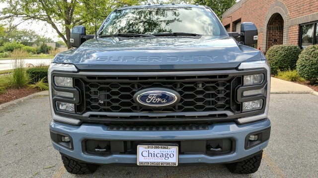 2023 Ford Super Duty F-250 SRW LARIAT 3