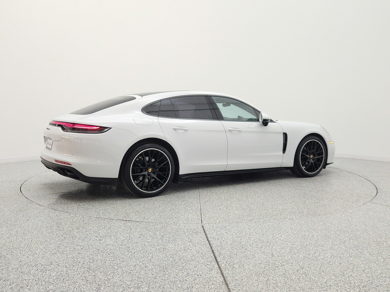 Used 2023 Carrara White Metallic Porsche  image 5