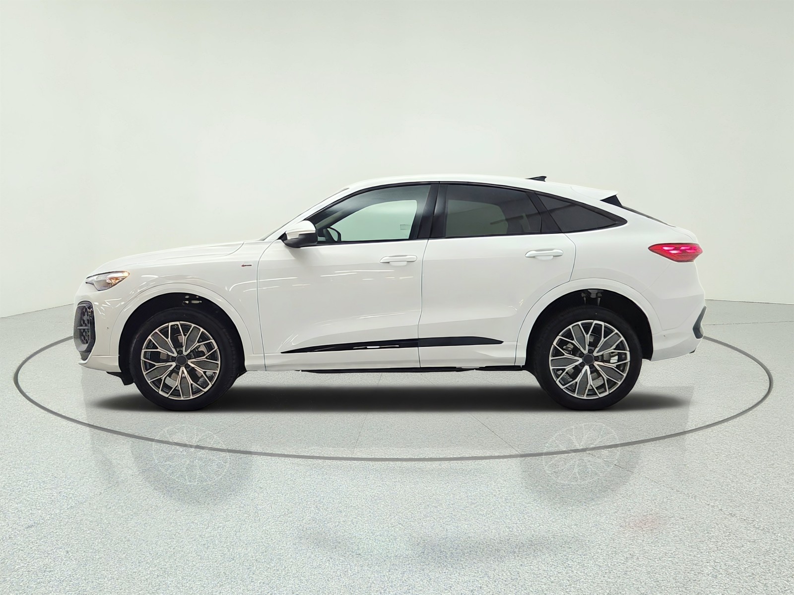 New 2026 Glacier White Metallic Audi Premium Plus 2.0 TFSI quattro image 8