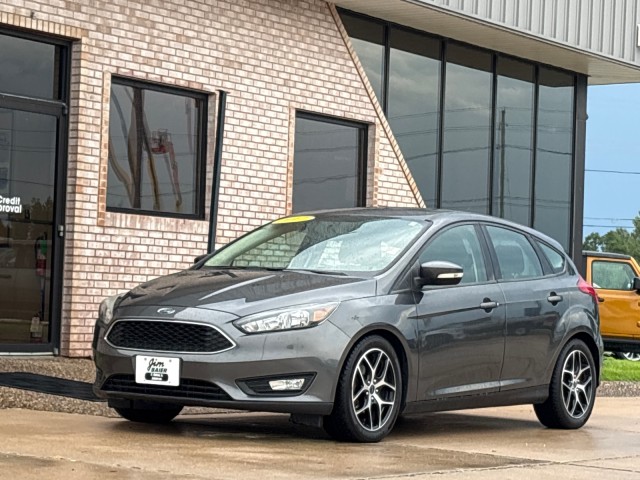 2017 Ford Focus SEL Hatchback   