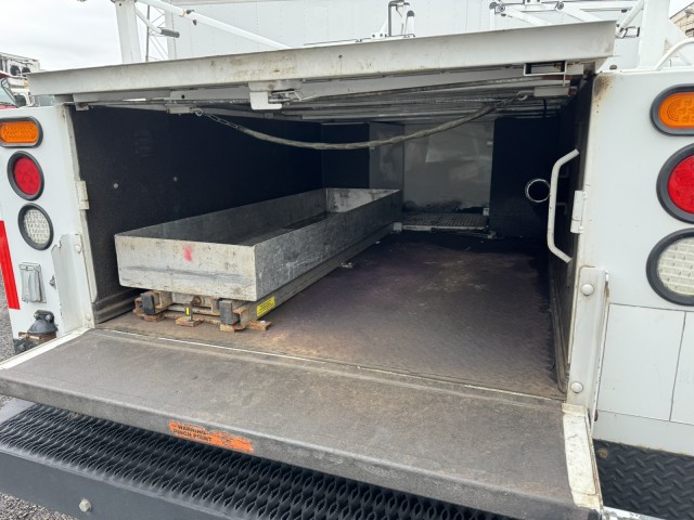 2015 Ford F-350 4x4 Service Body w Ladder Racks XL in ,