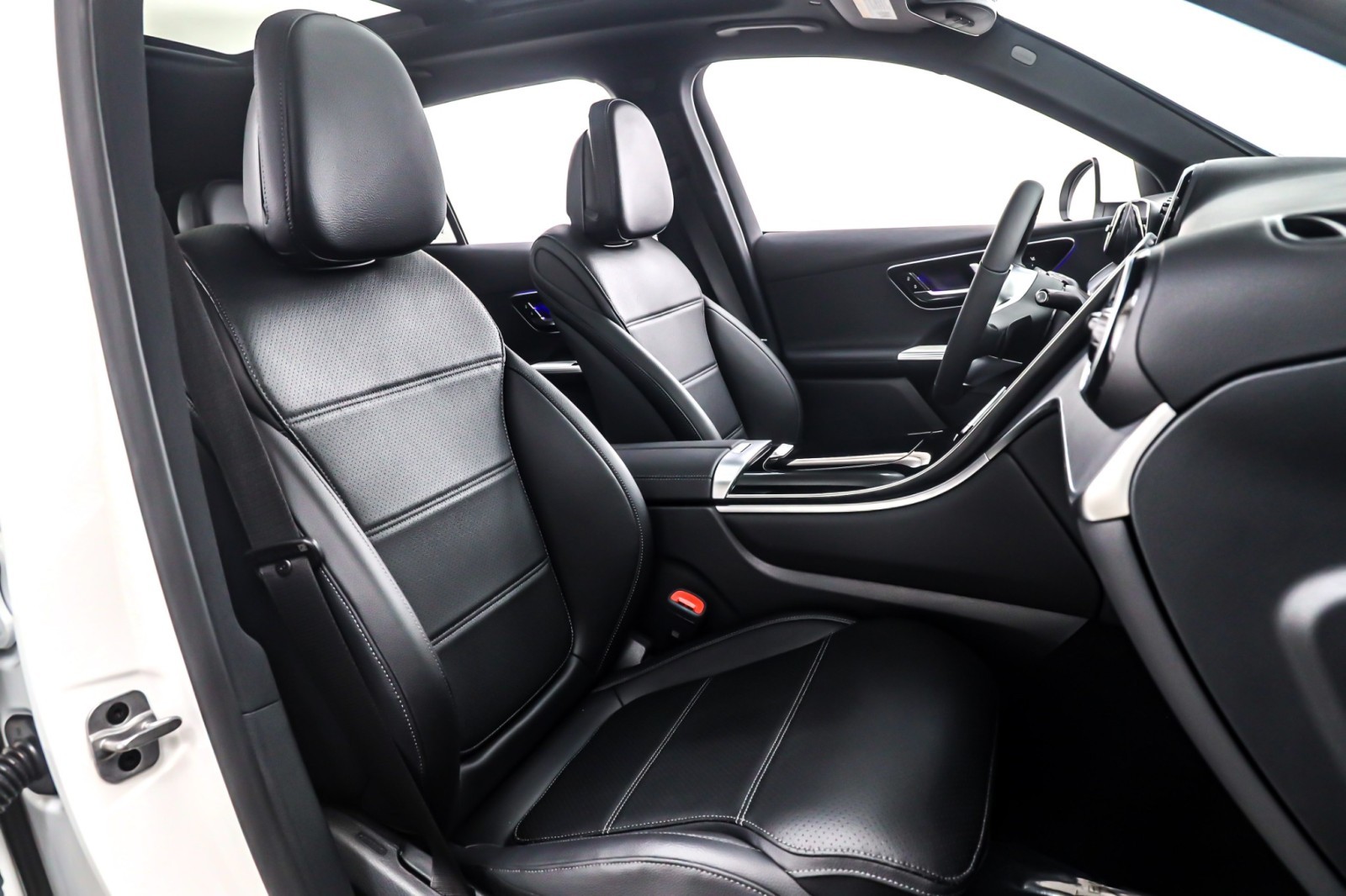 New 2026 Polar White Mercedes-Benz GLC 300 image 7