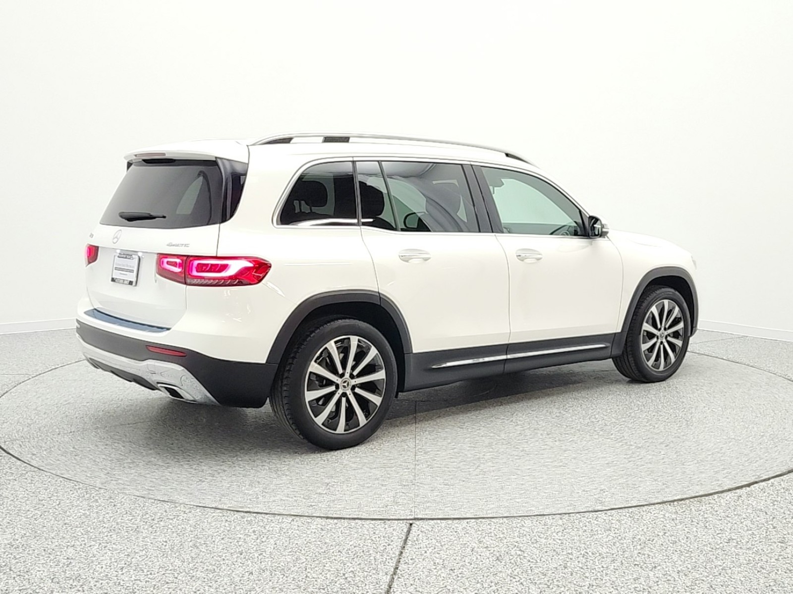 Used 2021 Polar White Mercedes-Benz GLB 250 4MATIC® SUV image 5