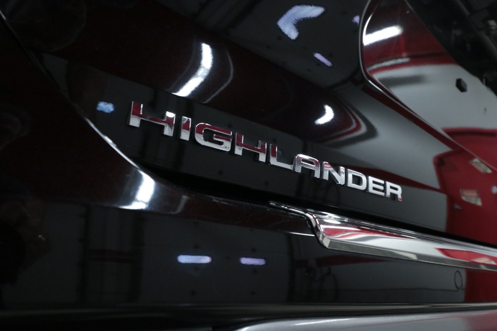 Used Car 2022 Toyota Highlander  Hybrid Platinum For Sale Under $40,000 In Austin, Texas