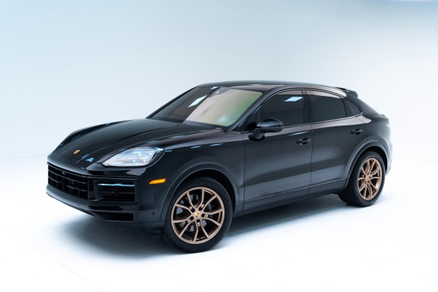 2024  Cayenne Coupe in , 