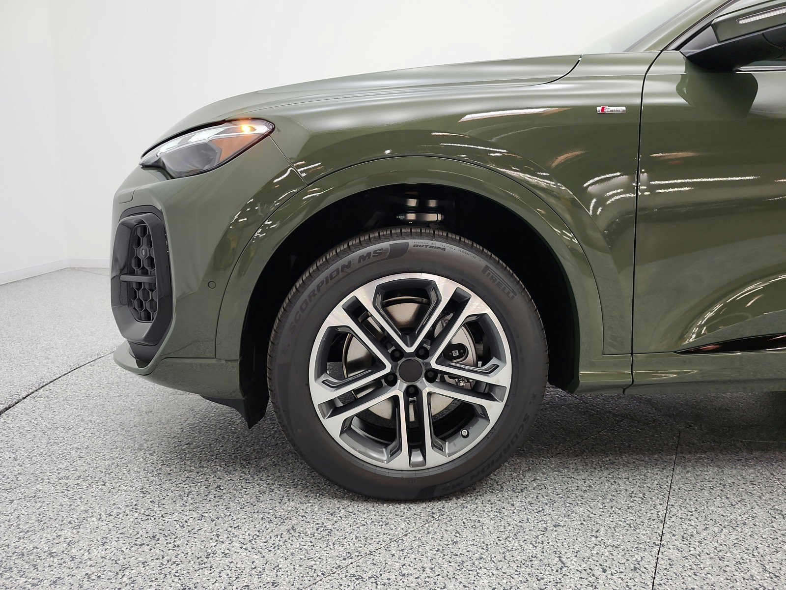 New 2026 District Green Metallic Audi Premium 2.0 TFSI quattro image 15