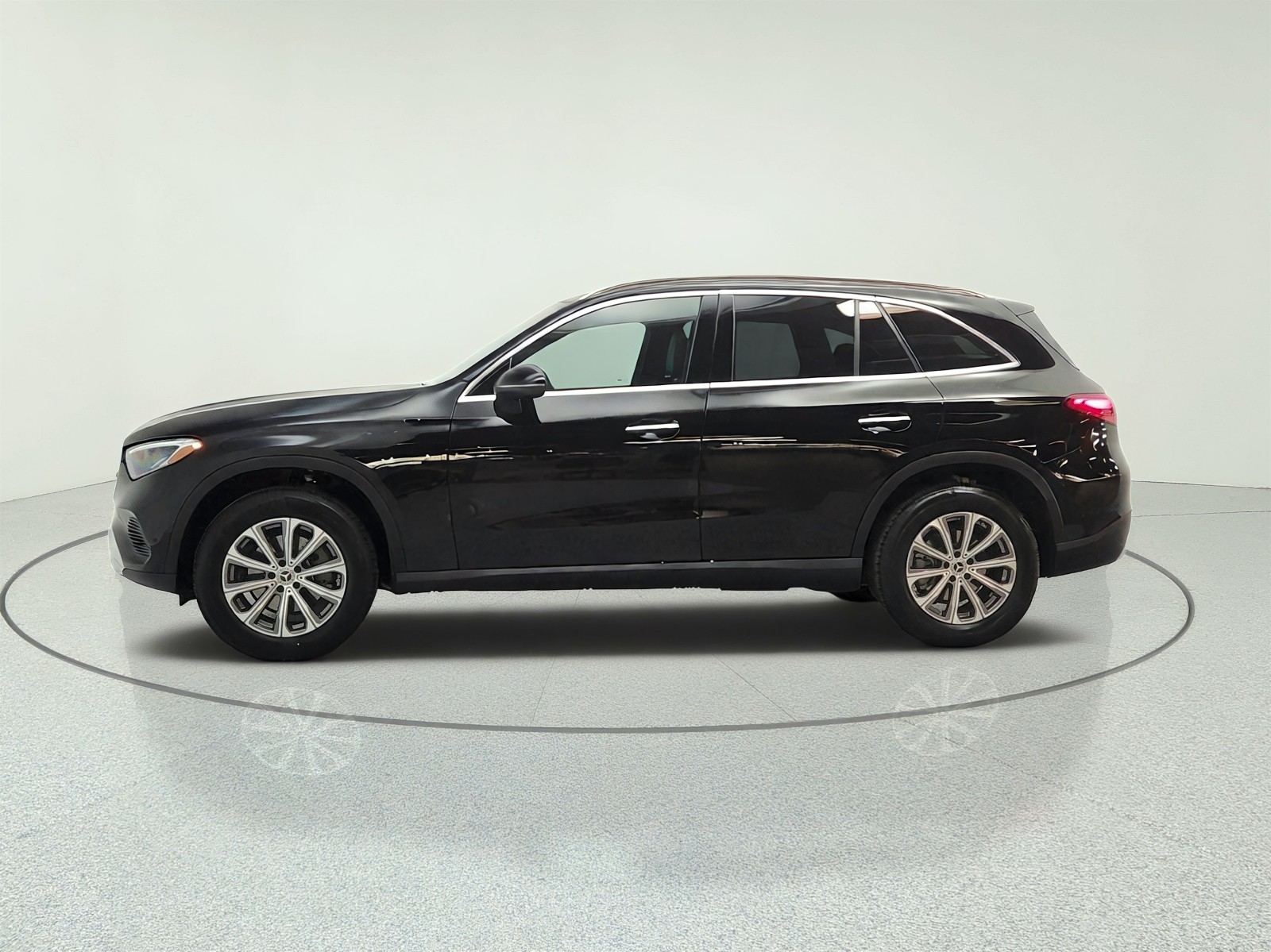 Used 2023 Black Mercedes-Benz GLC 300 SUV image 8