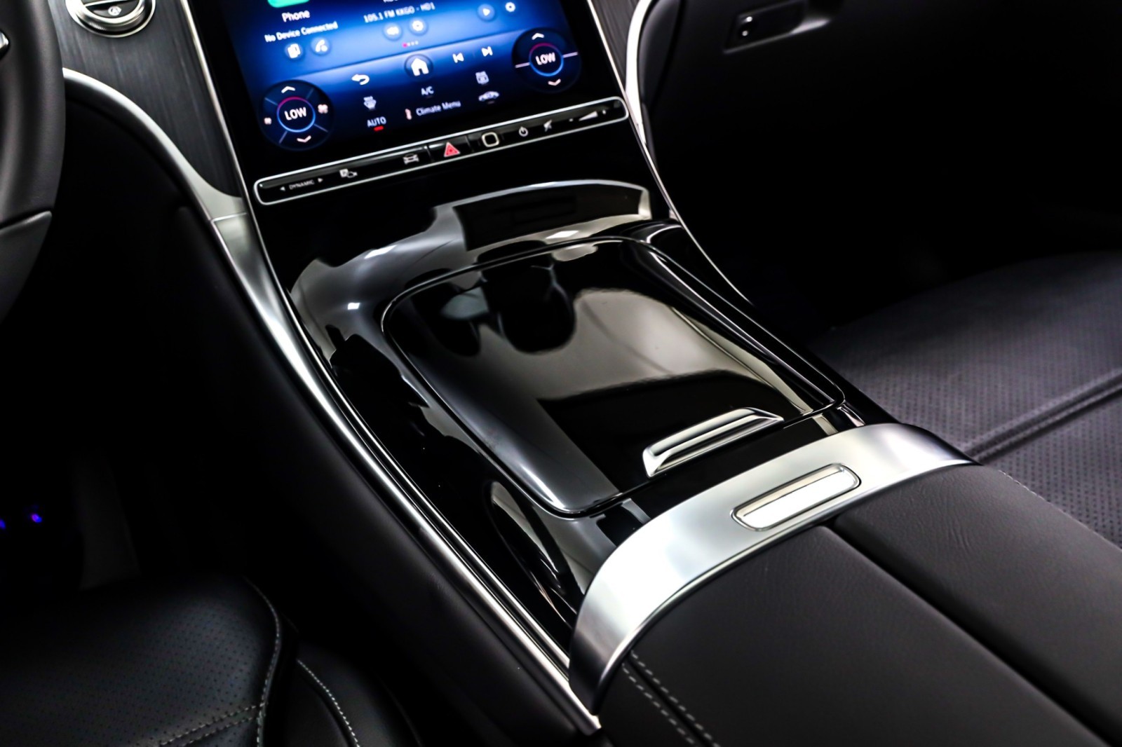 New 2026 Graphite Grey Metallic Mercedes-Benz GLC 300 image 6