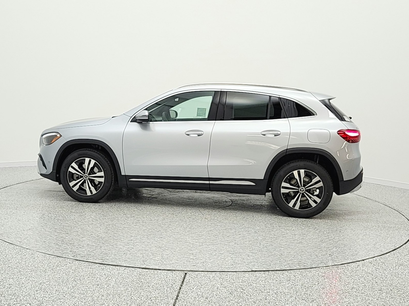 New 2026 Cirrus Silver Metallic Mercedes-Benz GLA 250 image 8