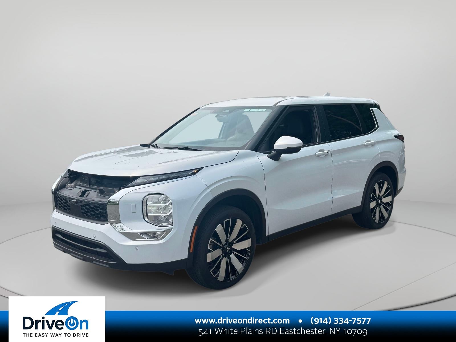 White Diamond 2025 Mitsubishi Outlander SUV / Crossover Front-Wheel Drive Automatic