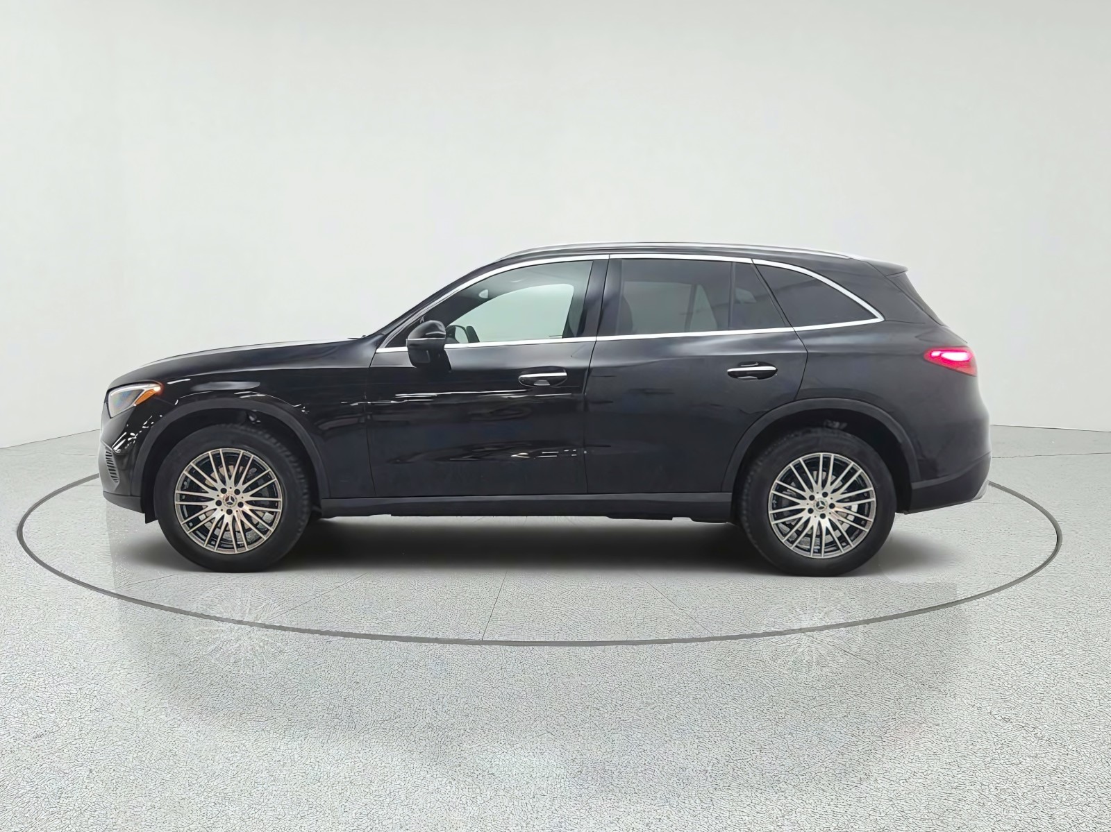 New 2027 Black Mercedes-Benz GLC 300 SUV image 8
