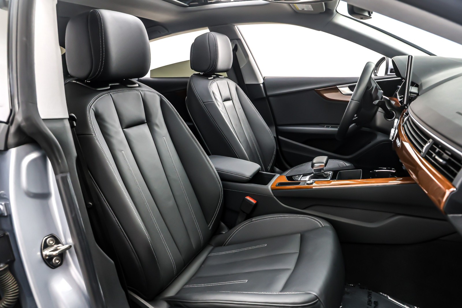 Used 2023 Florett Silver Metallic Audi Premium 40 TFSI quattro image 7