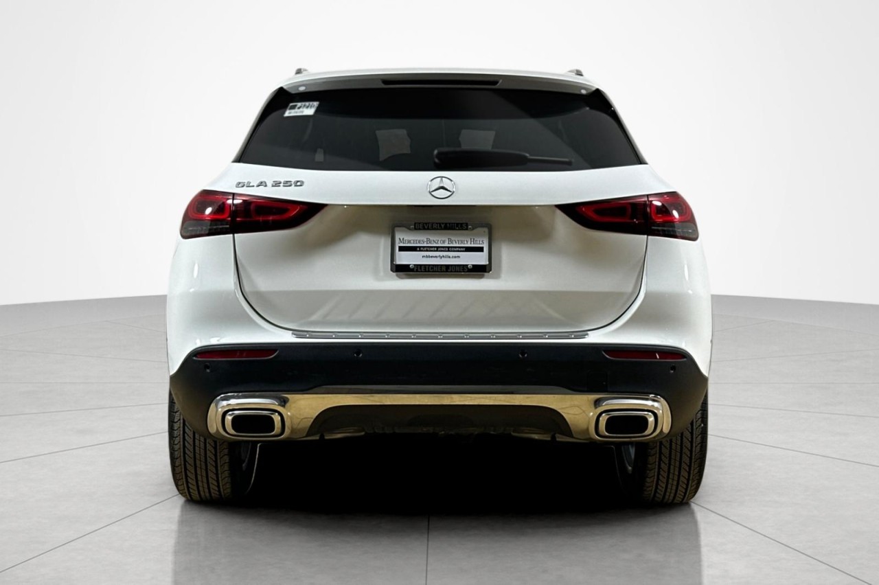 Used 2023 Polar White Mercedes-Benz GLA 250 image 4