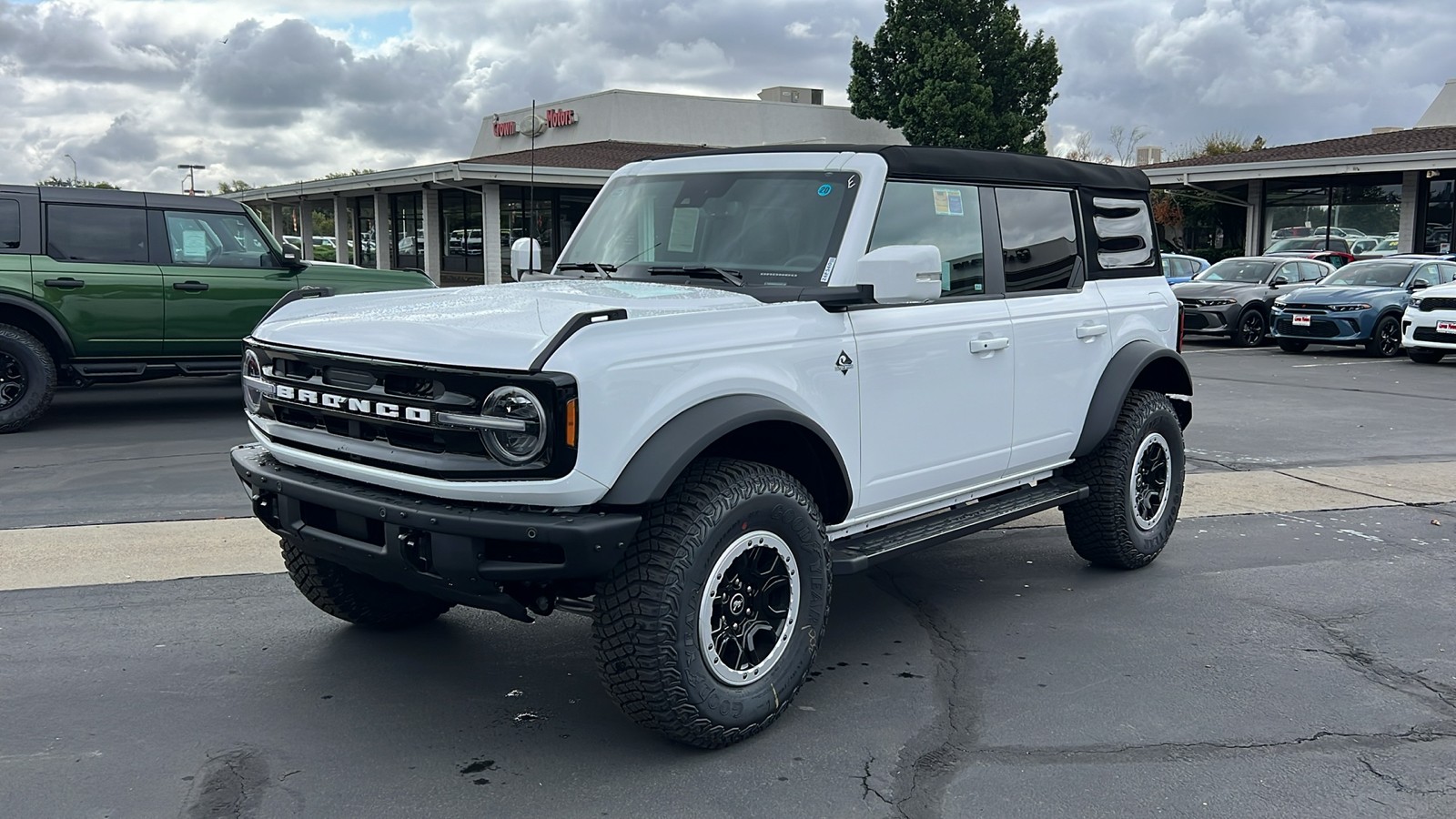 2024 Ford Bronco Outer Banks 