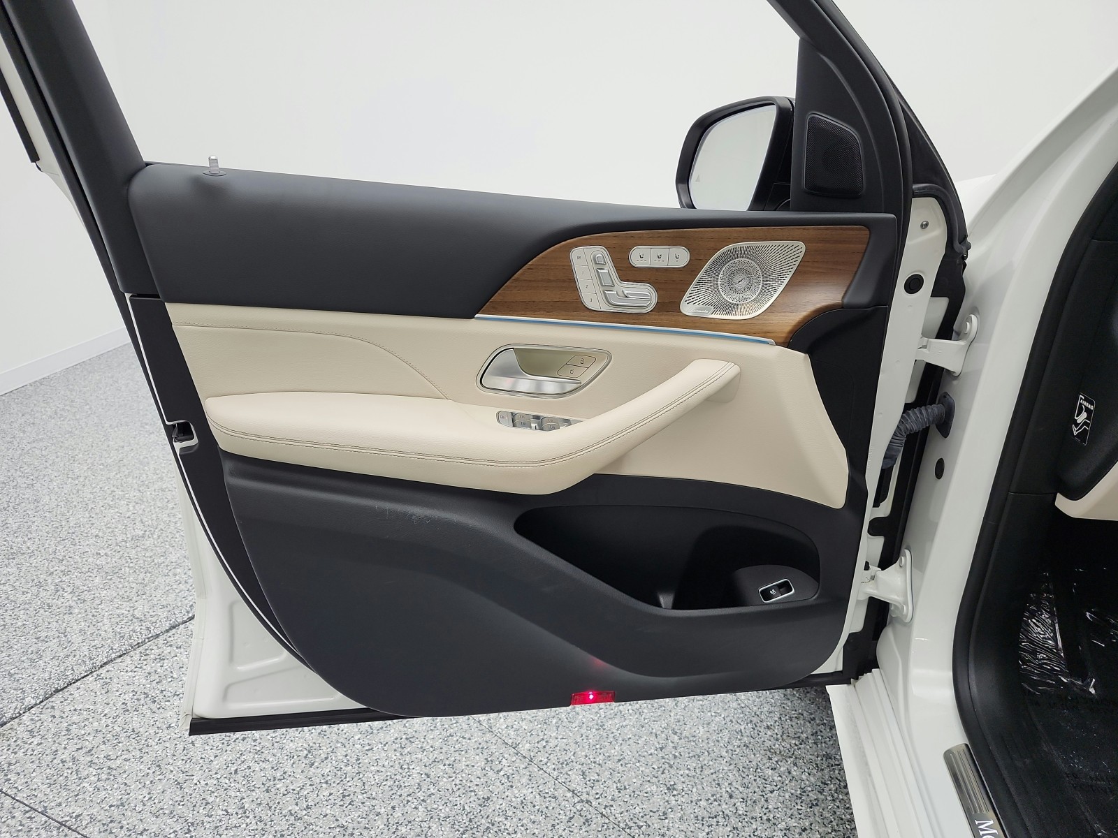 Used 2023 Polar White Mercedes-Benz GLE 350 SUV image 14