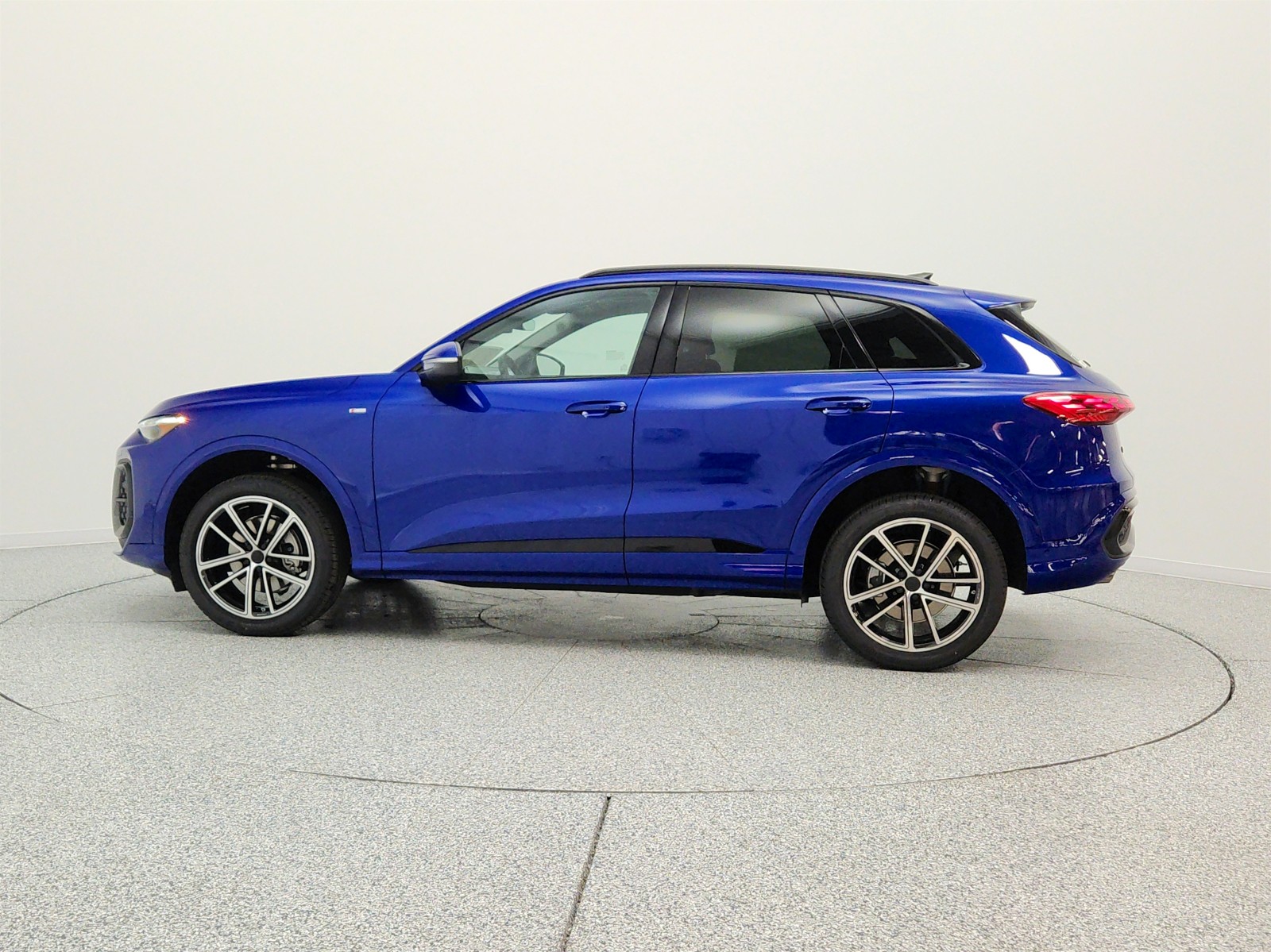 New 2026 Ultra Blue Metallic Audi Premium Plus 2.0 TFSI quattro image 8