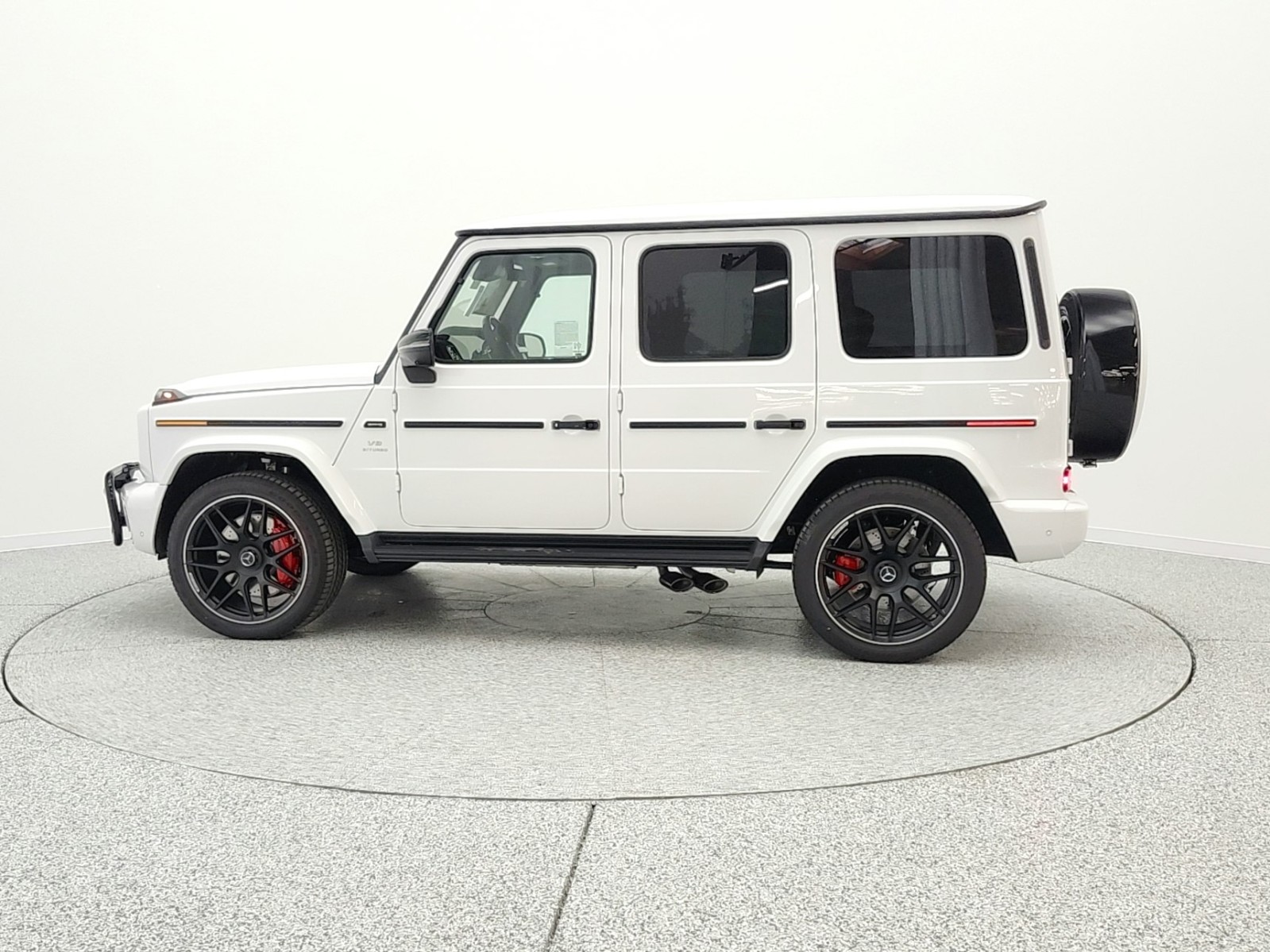 New 2026 MANUFAKTUR Moonlight White Metallic Mercedes-Benz AMG® G 63 image 8