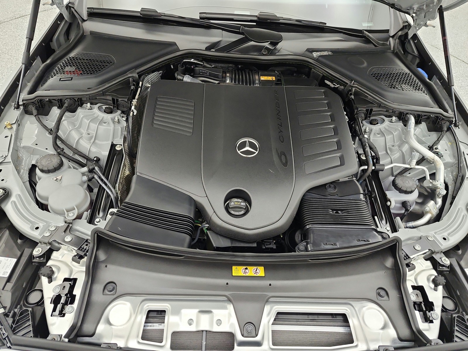 New 2027 MANUFAKTUR Alpine Grey Mercedes-Benz E 450 4MATIC® Sedan image 12