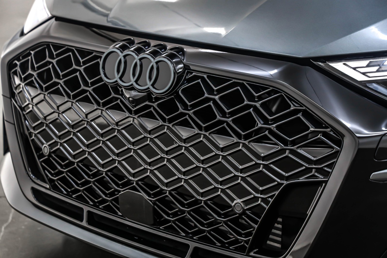 New 2026 Daytona Gray Pearl Effect Audi quattro image 13