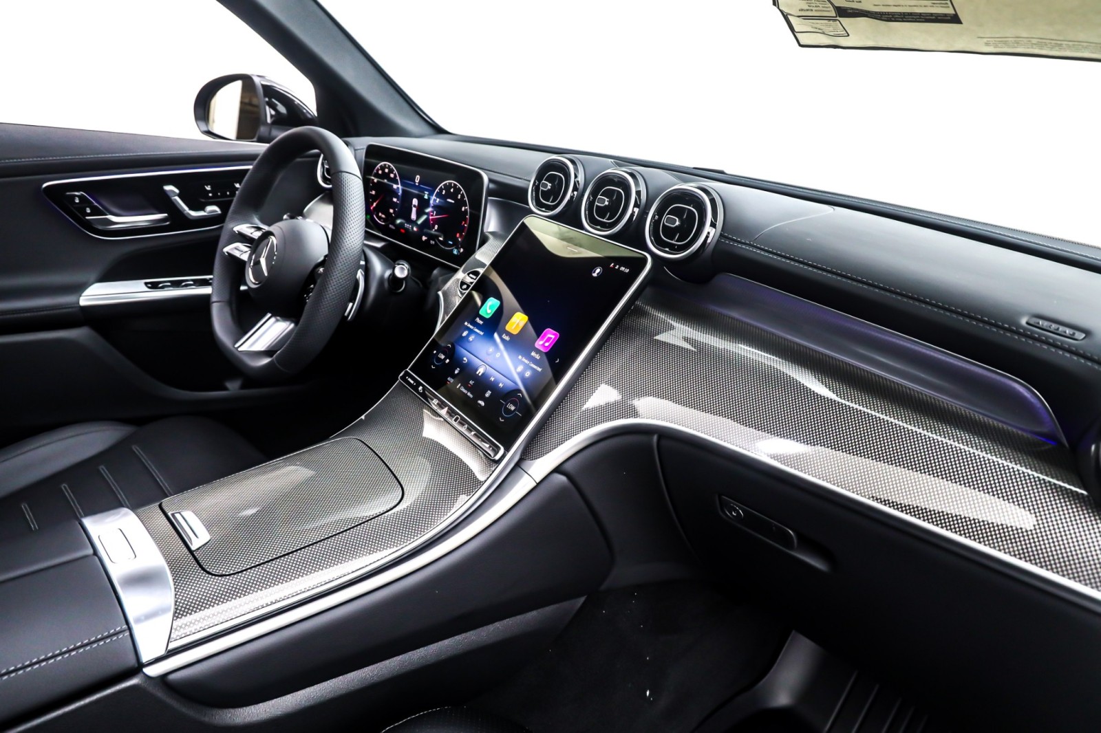 New 2026 Black Mercedes-Benz GLC 300 image 5