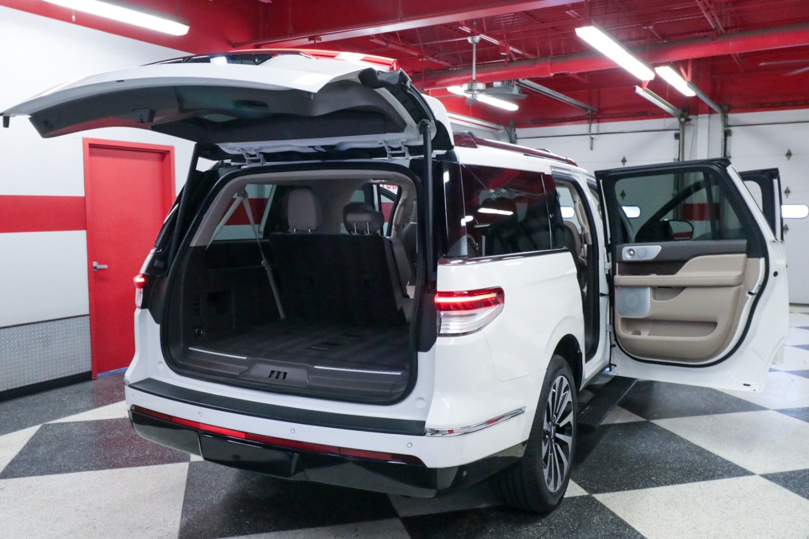Used Car 2023 Lincoln Navigator L  Reserve For Sale In Austin, Texas