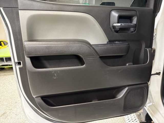 2020 Chevrolet Silverado MD 5500 Duramax RWD Utility/ Service Bed in , 