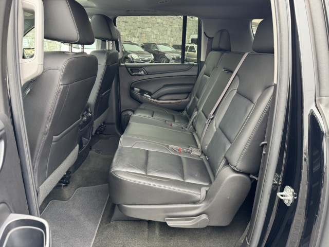 2017 Chevrolet Suburban LT Midnight with Center Bench 29