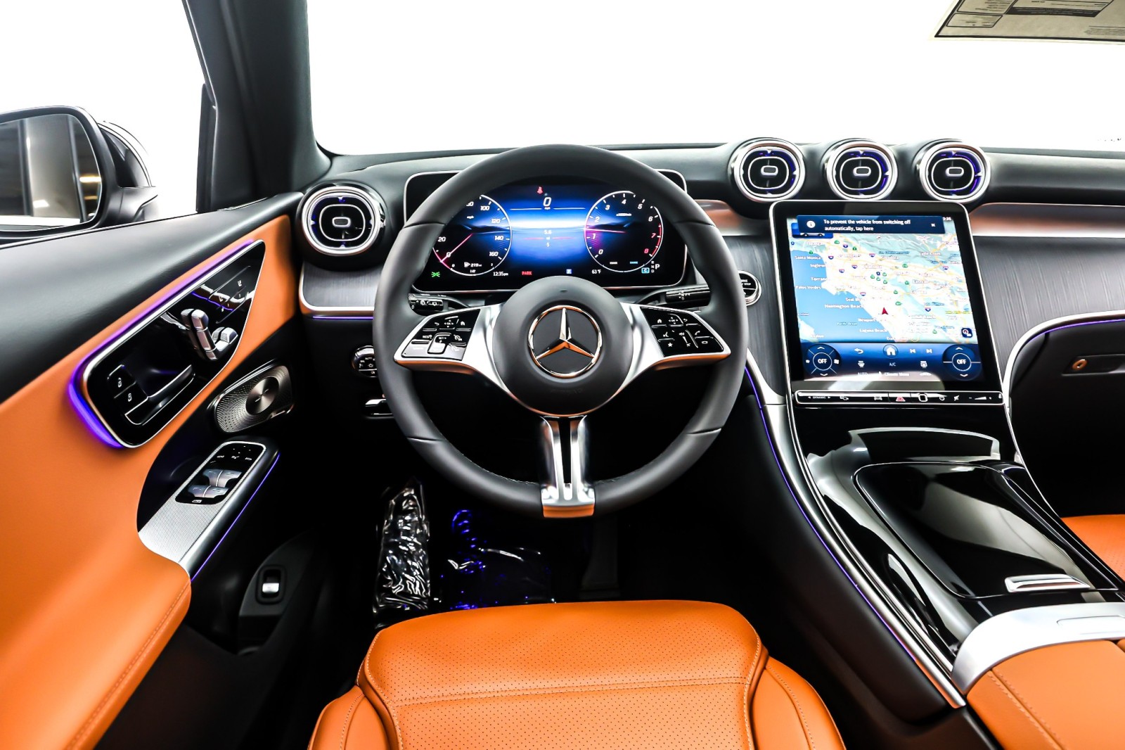 New 2026 Black Mercedes-Benz GLC 300 image 4