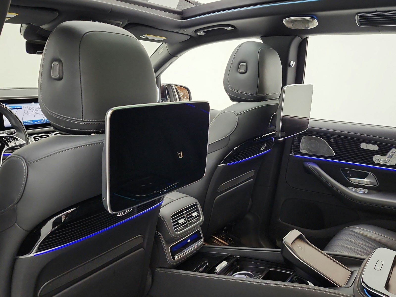 Certified Used 2024 Obsidian Black/Rubelite Red Mercedes-Benz Maybach GLS 600 4MATIC® SUV image 17