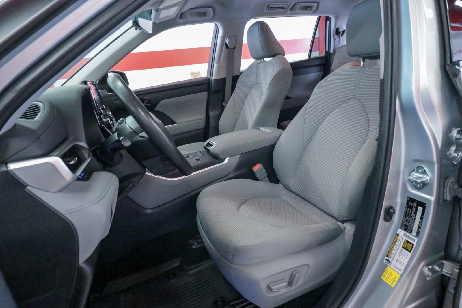 Used Car 2022 Toyota Highlander  L For Sale Under $30,000 In Austin, Texas