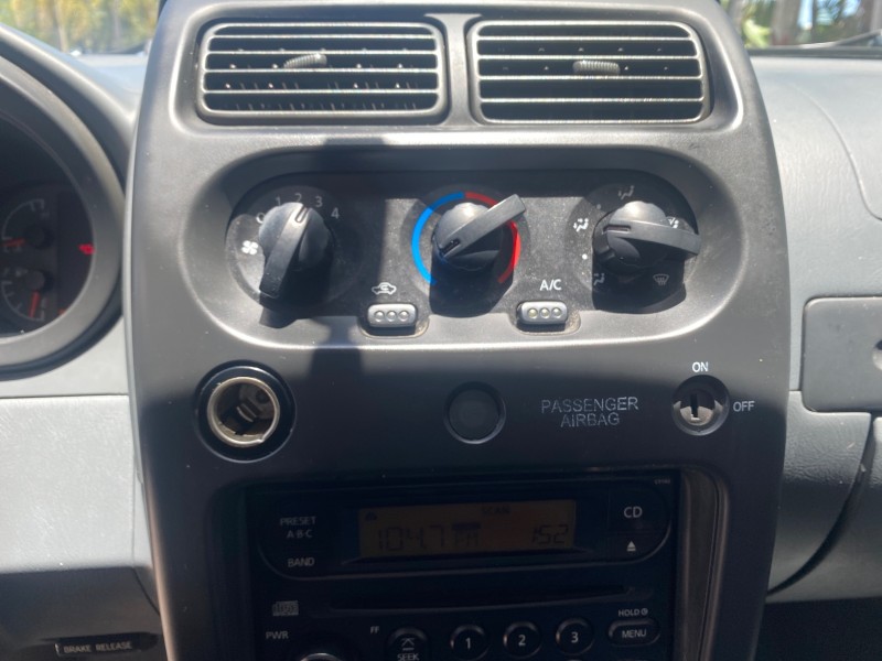 2002 Nissan Frontier 2WD XE XCAB 5 SPD AC 4 CYL in ,