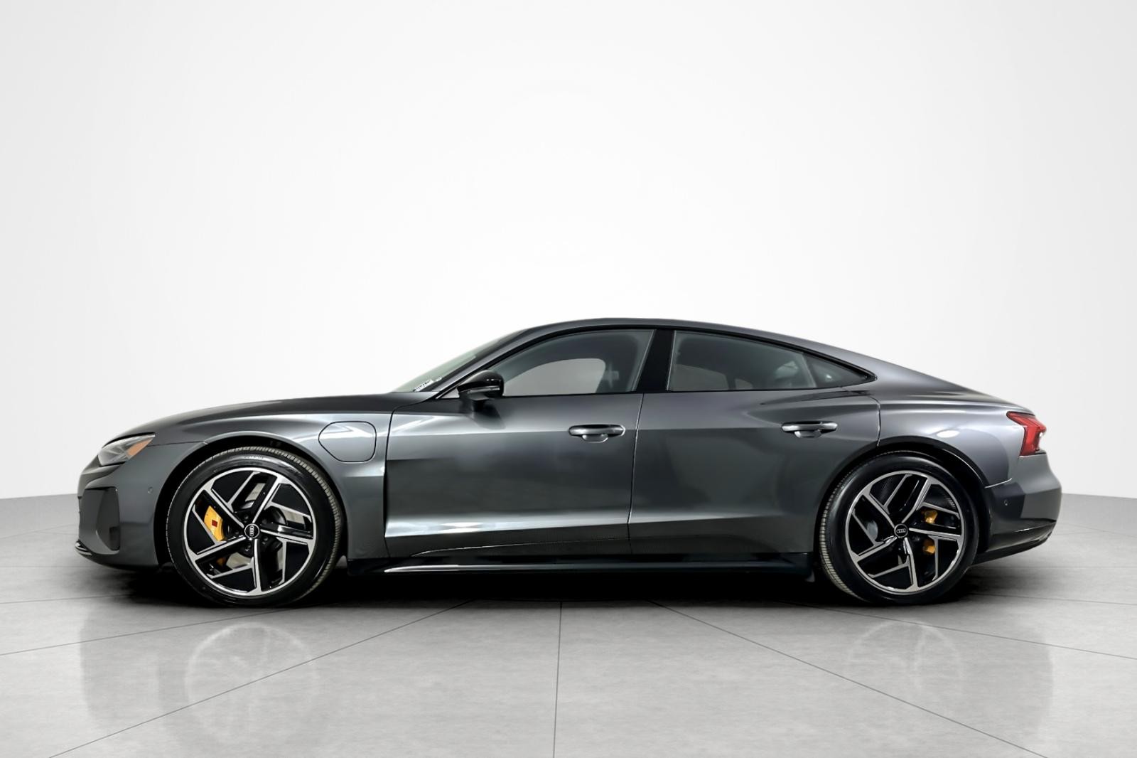 Certified Used 2024 Daytona Gray Pearl Effect Audi quattro image 2