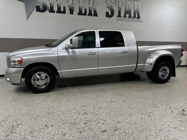 2007 Dodge Ram 3500 SLT DRW RWD Mega Cab 5.9L-Cummins in , 