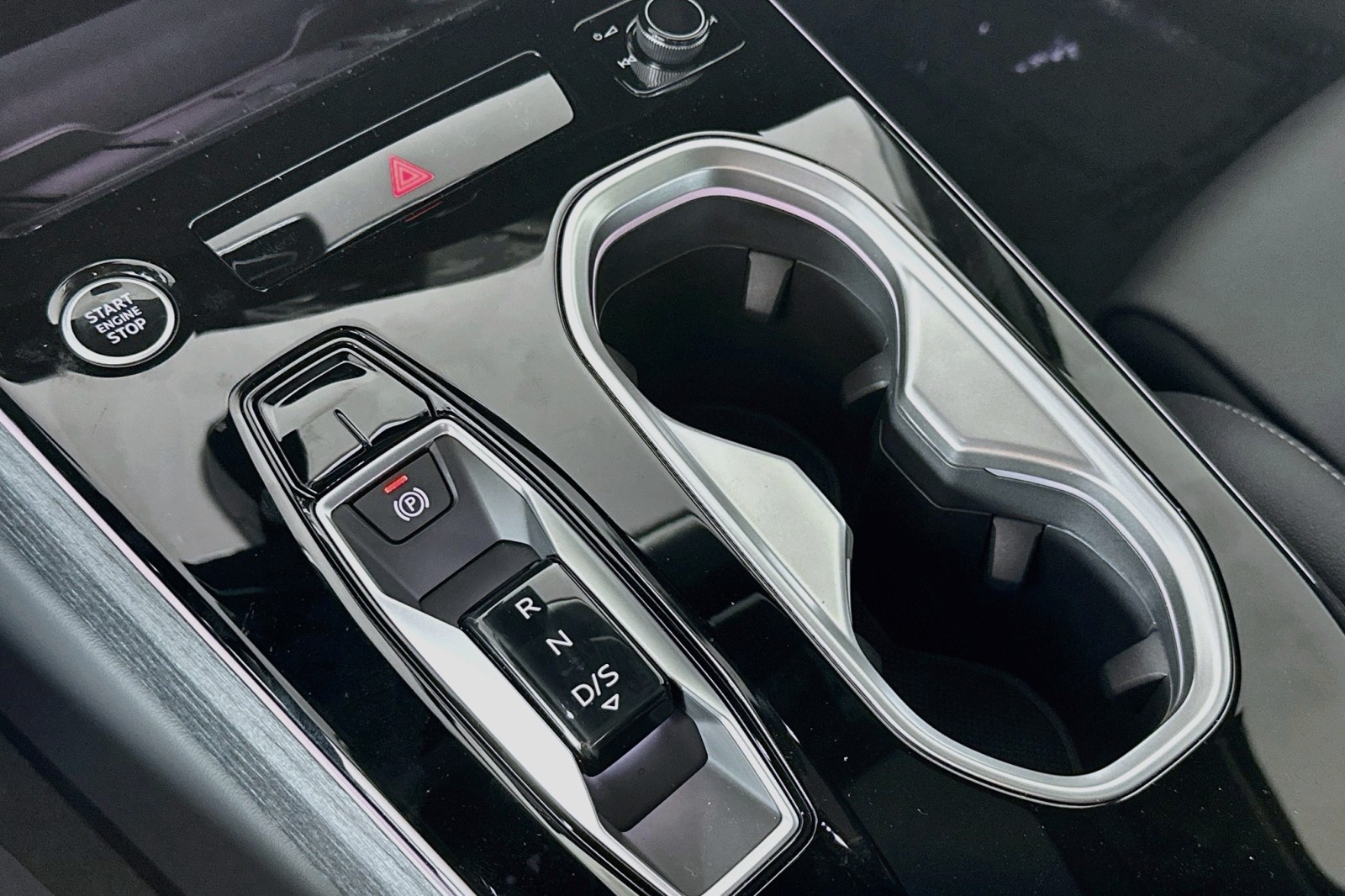 New 2026 Daytona Gray Pearl Effect Audi Premium Plus image 7