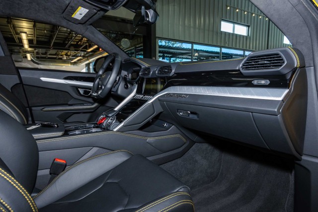 Used Car 2022 Lamborghini Urus  For Sale Under $230,000 In Boerne, Texas