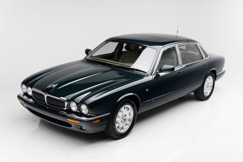 2000 Jaguar XJ8L L in , 