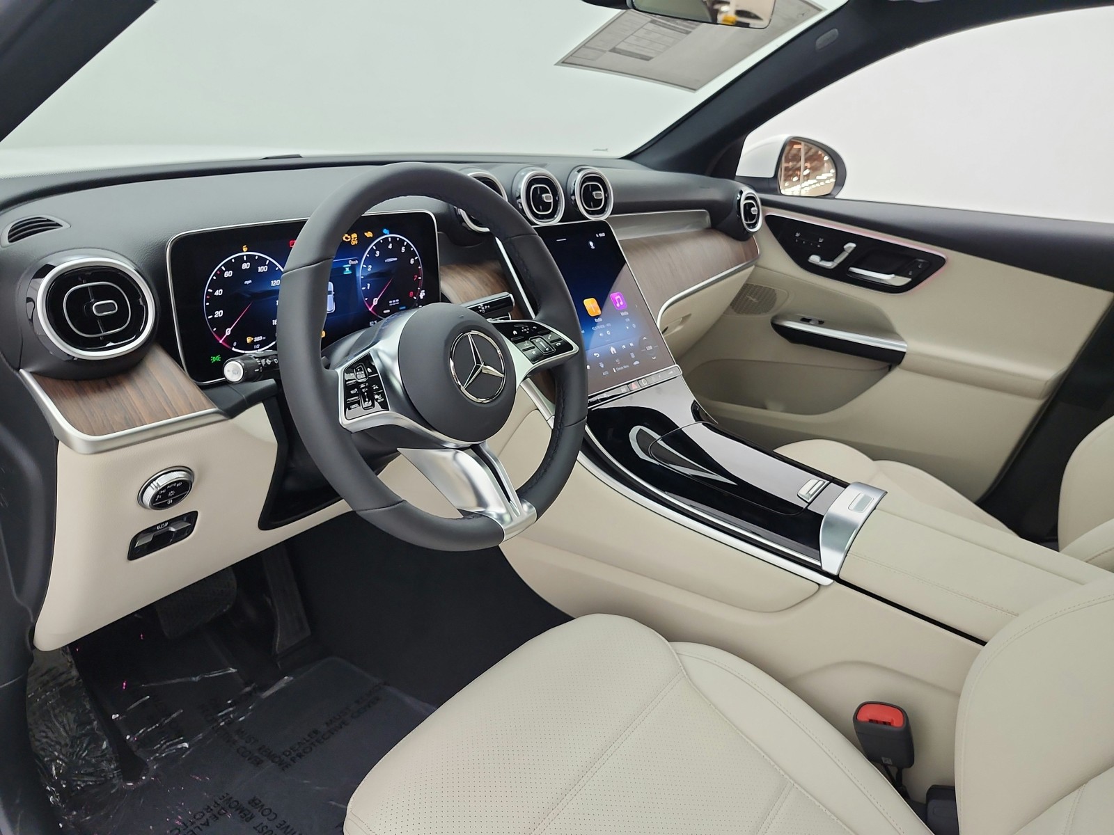 New 2027 Polar White Mercedes-Benz GLC 300 SUV image 10